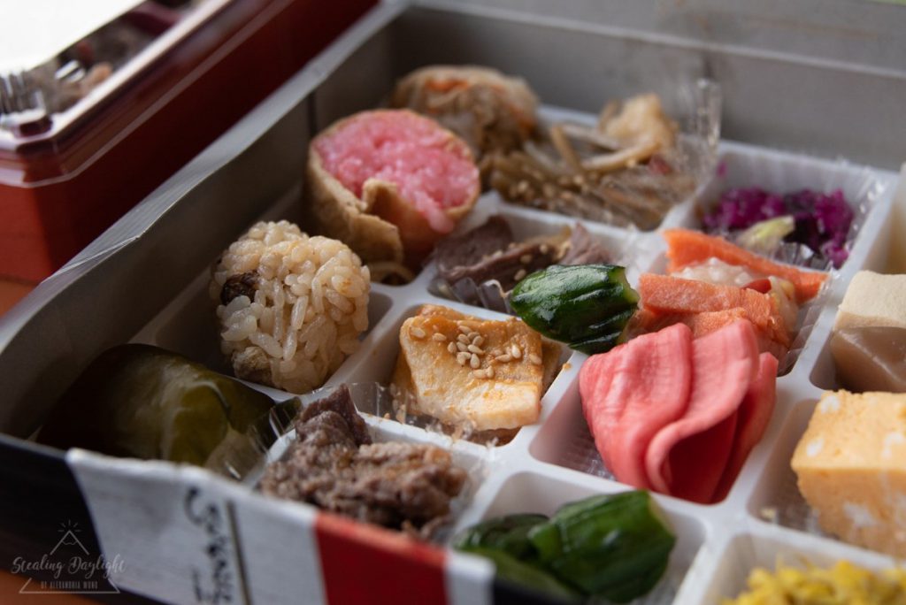 津輕めんこい懐石弁当 ひとくちだらけ