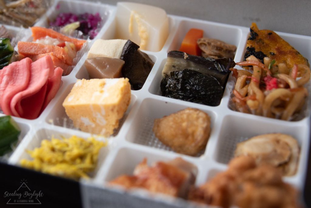 津輕めんこい懐石弁当 ひとくちだらけ